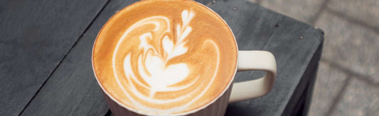 Bebidas quentes à base de café: saiba como são preparadas e a apreciar as diferentes formas de preparo